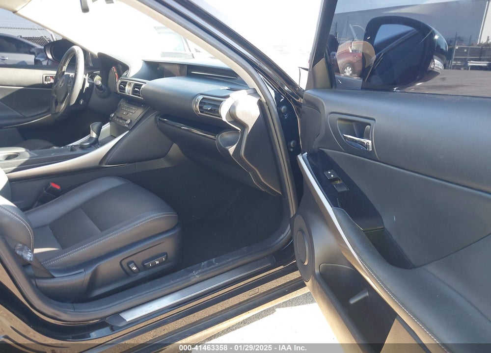2016 LEXUS IS 200T VIN: JTHBA1D20G5025001