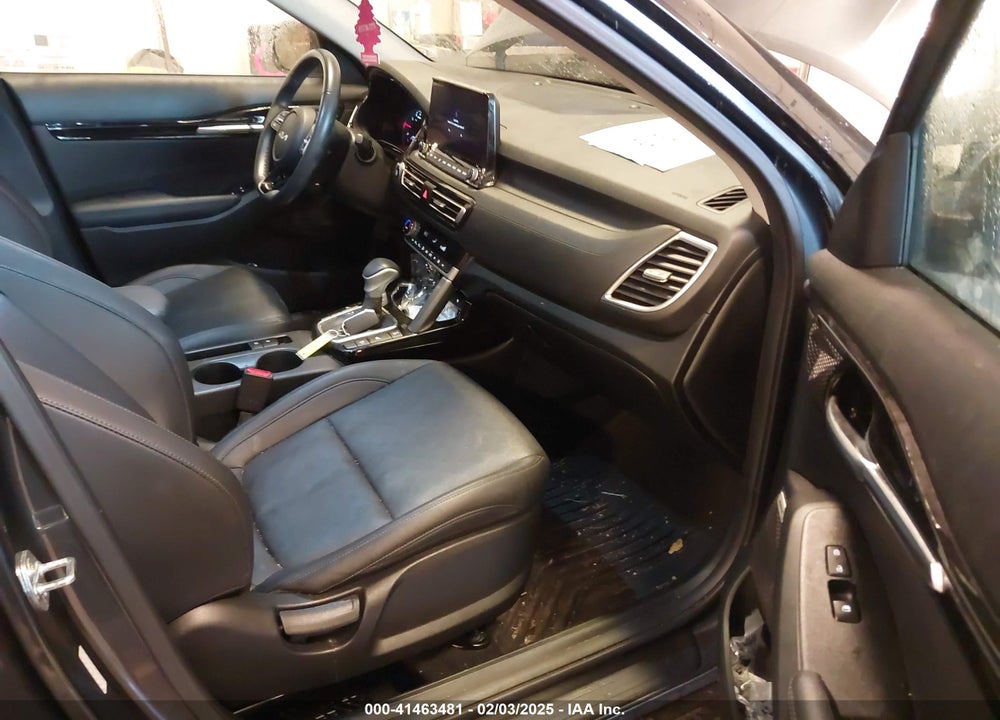 2023 KIA SELTOS VIN: KNDETCA20P7359400