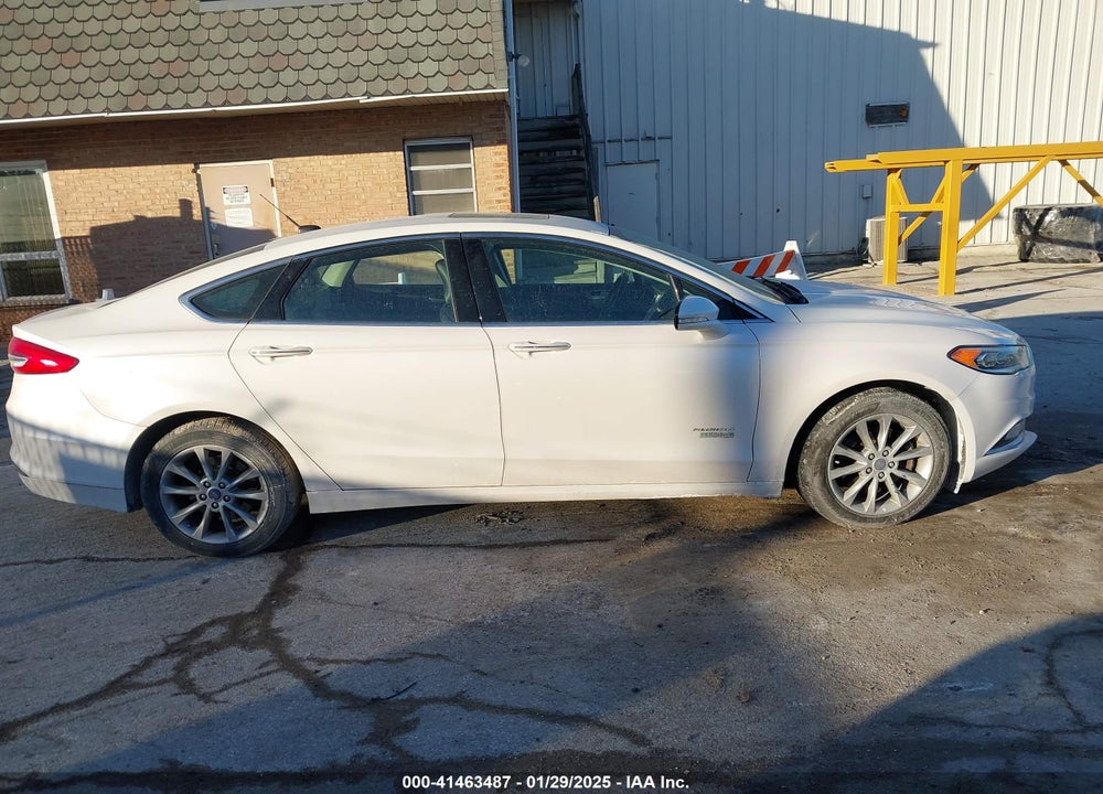 2017 FORD FUSION ENERGI SE LUXURY VIN: 3FA6P0PU5HR153750