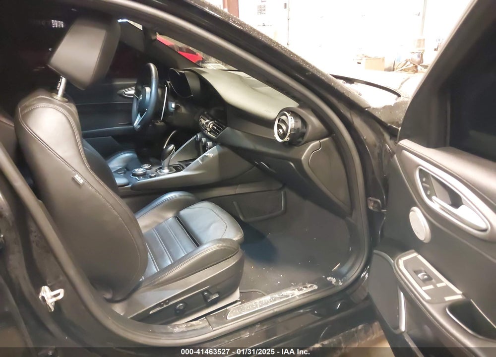 2018 ALFA ROMEO GIULIA VIN: ZARFAEEN8J7597597