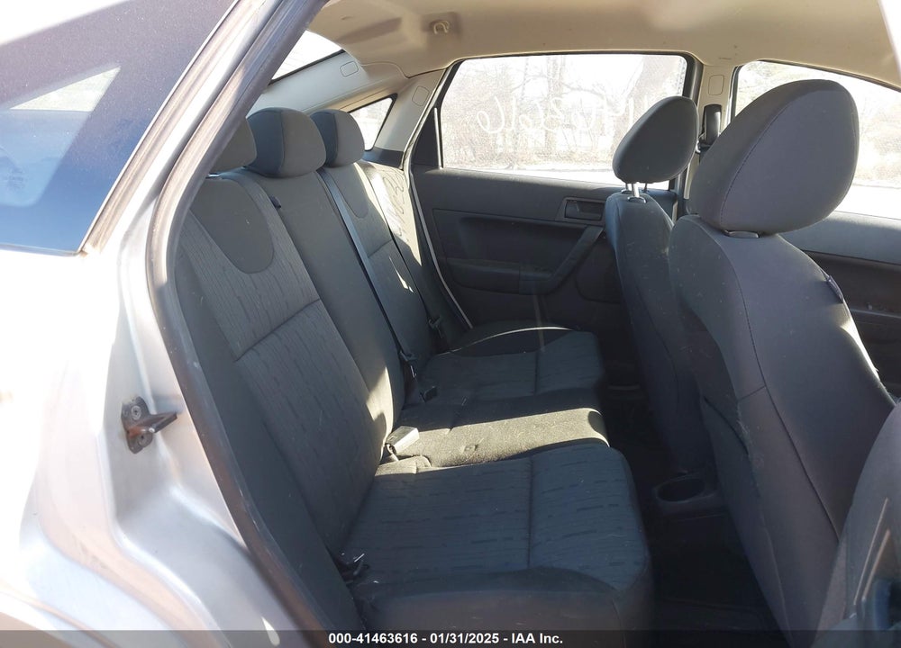 2009 FORD FOCUS VIN: 1FAHP35N99W176582