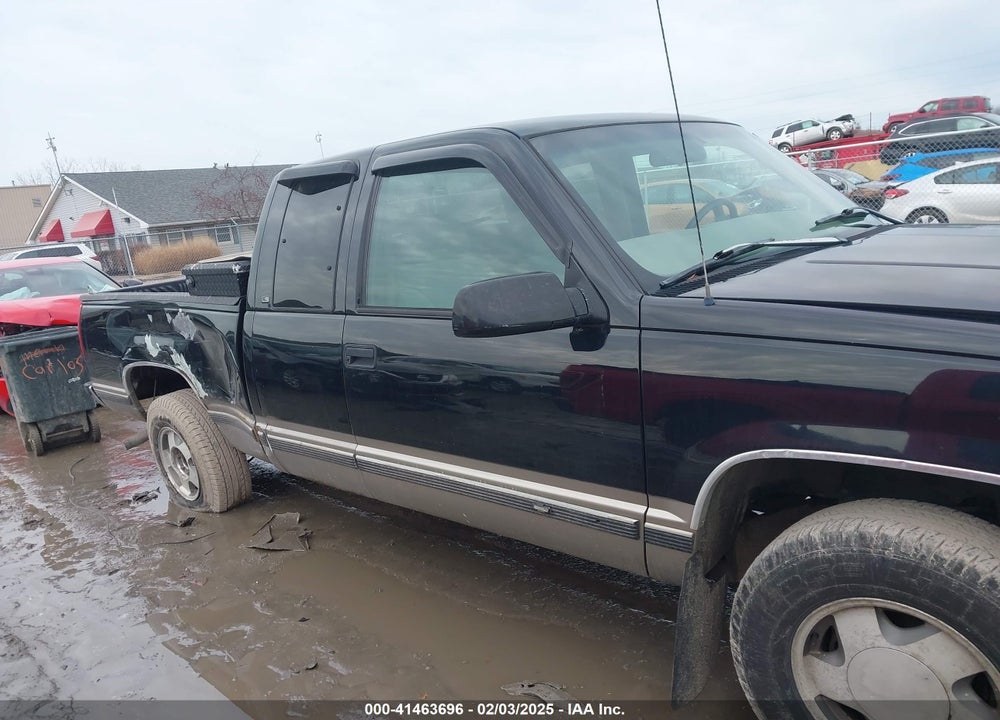 1999 CHEVROLET K1500 LS VIN: 1GCEK19R4XR105881