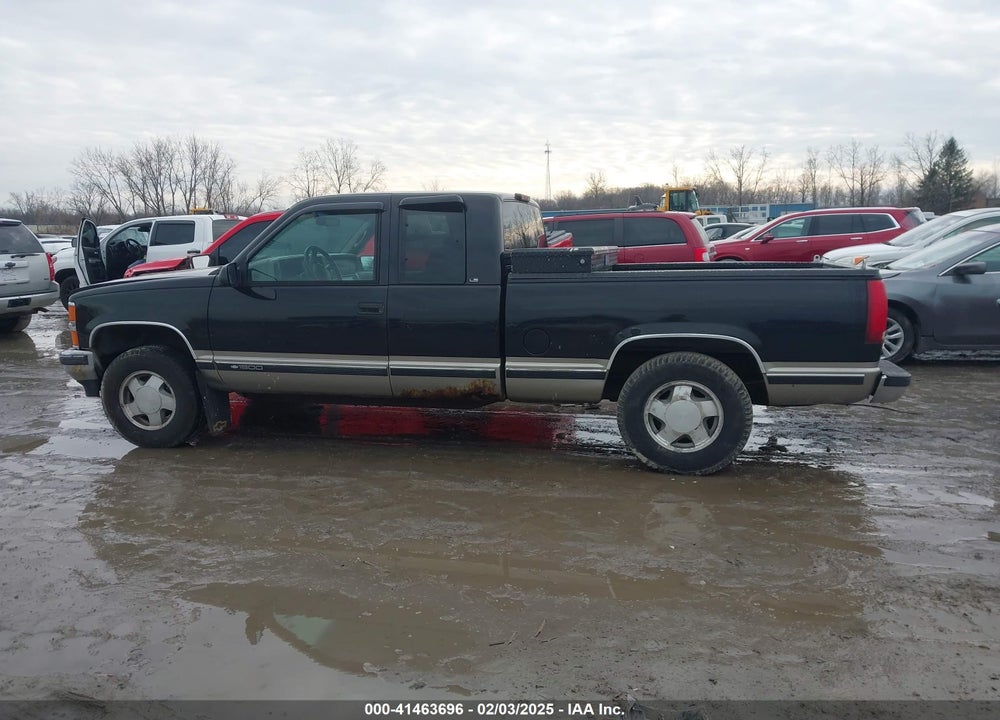1999 CHEVROLET K1500 LS VIN: 1GCEK19R4XR105881