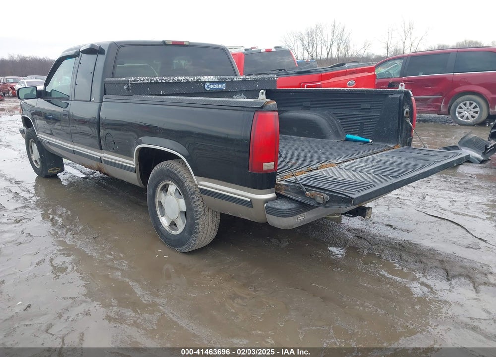 1999 CHEVROLET K1500 LS VIN: 1GCEK19R4XR105881