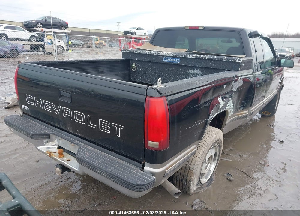 1999 CHEVROLET K1500 LS VIN: 1GCEK19R4XR105881