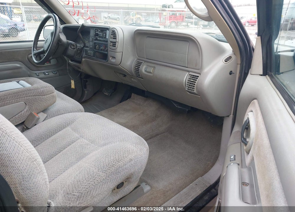 1999 CHEVROLET K1500 LS VIN: 1GCEK19R4XR105881