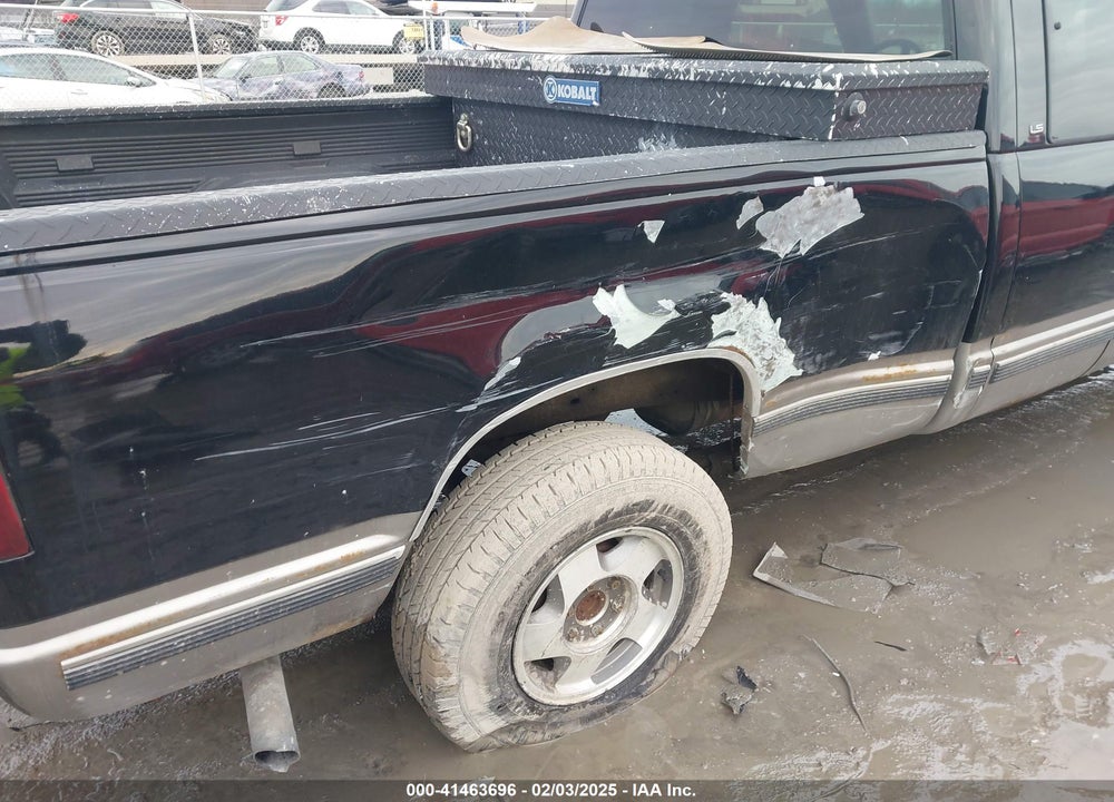 1999 CHEVROLET K1500 LS VIN: 1GCEK19R4XR105881