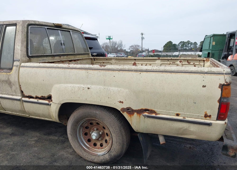 1984 TOYOTA PICKUP XTRACAB RN56 DLX VIN: JT4RN56D0E0065812