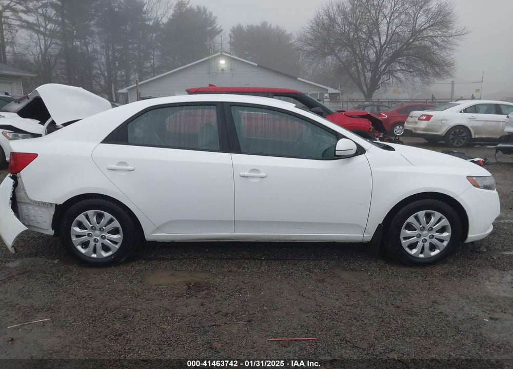 2011 KIA FORTE EX VIN: KNAFU4A28B5404317