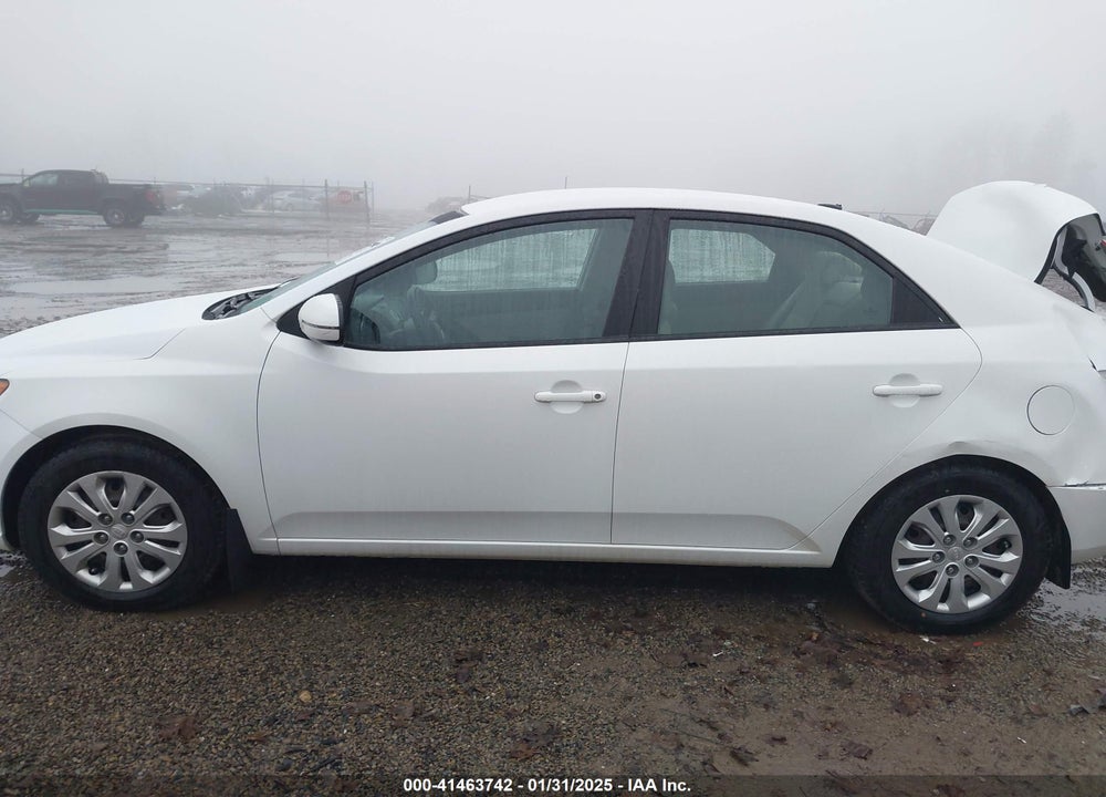 2011 KIA FORTE EX VIN: KNAFU4A28B5404317