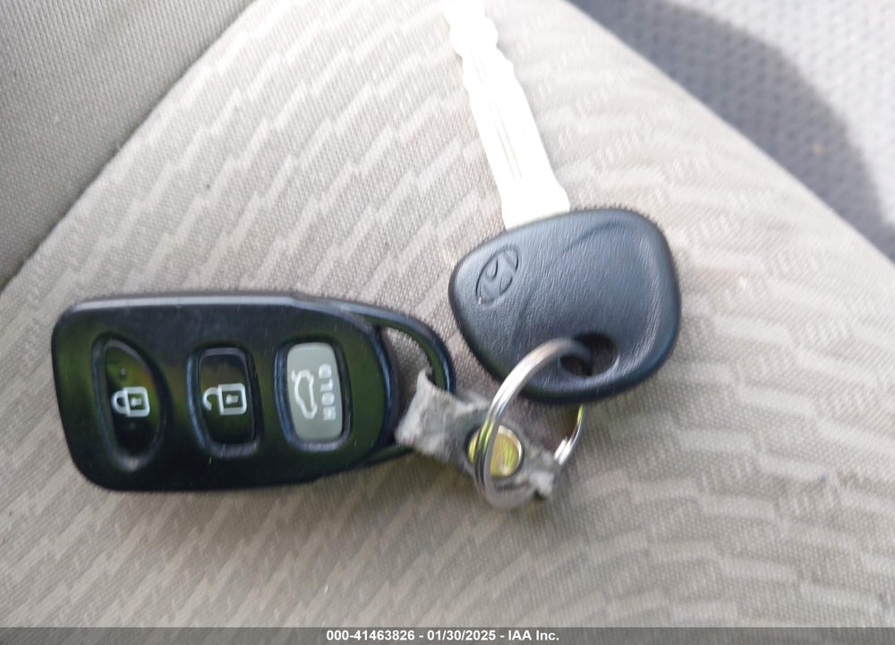 2014 HYUNDAI ELANTRA VIN: 5NPDH4AE9EH478469