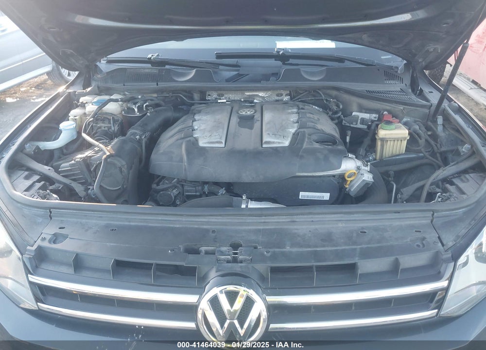 2012 VOLKSWAGEN TOUAREG LUX VIN: WVGFK9BP6CD001178