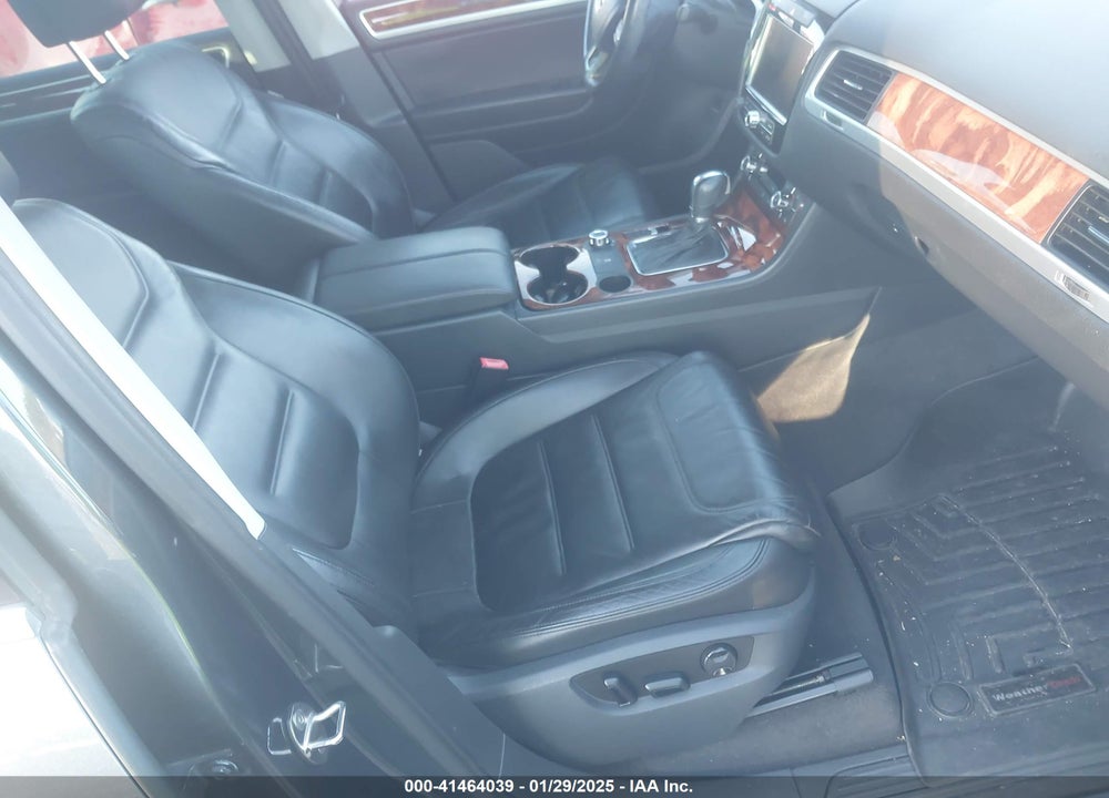 2012 VOLKSWAGEN TOUAREG LUX VIN: WVGFK9BP6CD001178