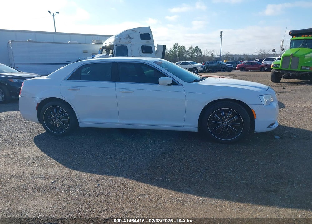 2015 CHRYSLER 300 VIN: 2C3CCAAG3FH820247