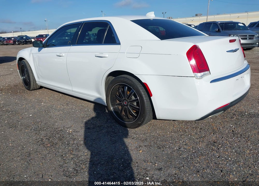 2015 CHRYSLER 300 VIN: 2C3CCAAG3FH820247