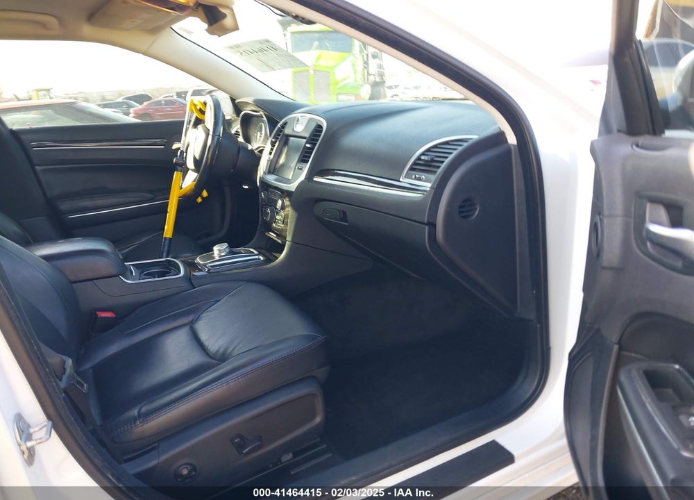 2015 CHRYSLER 300 VIN: 2C3CCAAG3FH820247