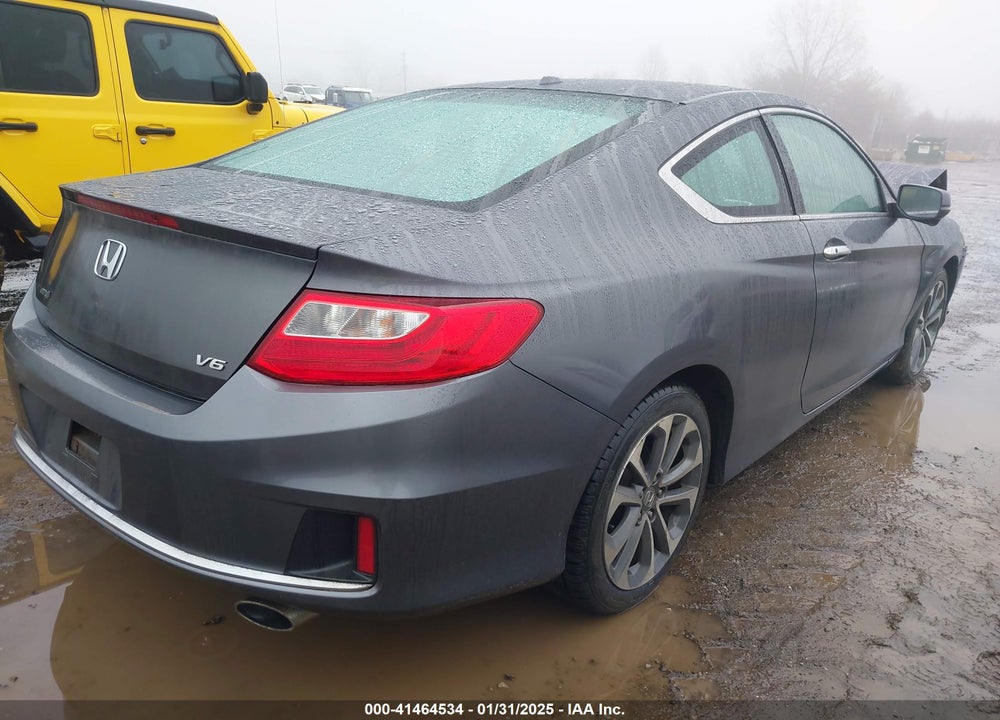 2013 HONDA ACCORD VIN: 1HGCT2B85DA007112