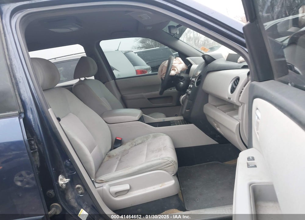 2014 HONDA PILOT EX VIN: 5FNYF4H45EB031673