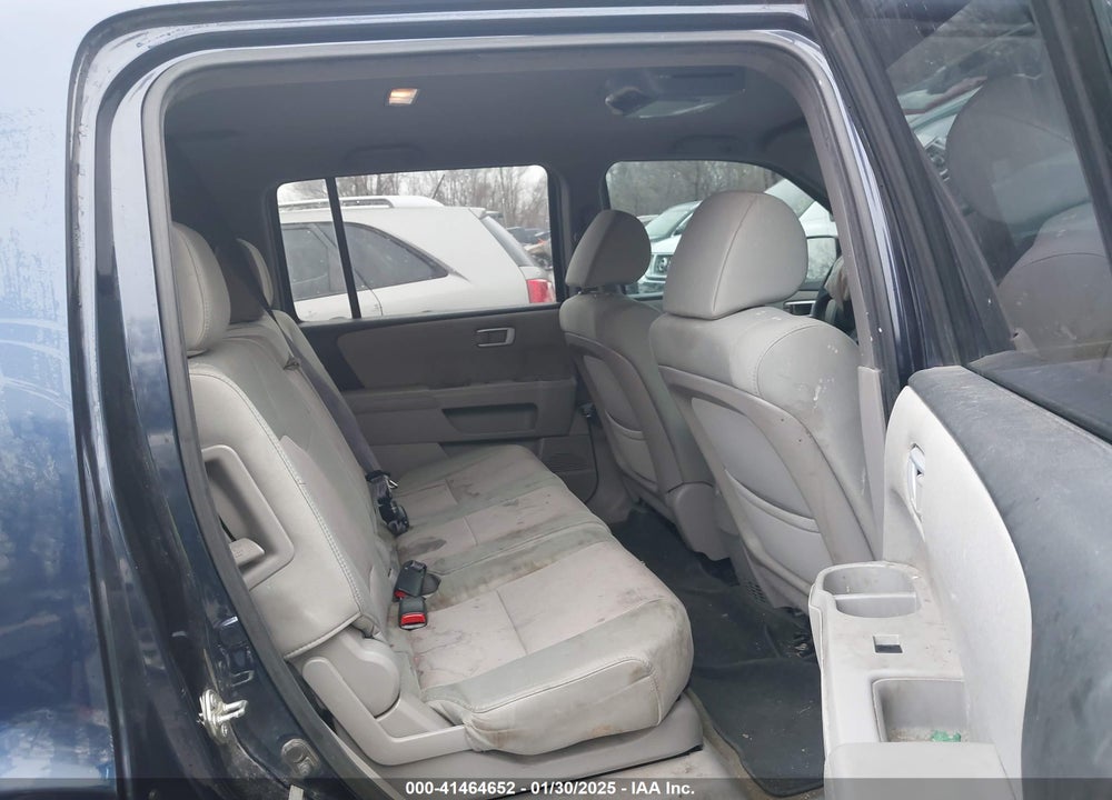 2014 HONDA PILOT EX VIN: 5FNYF4H45EB031673