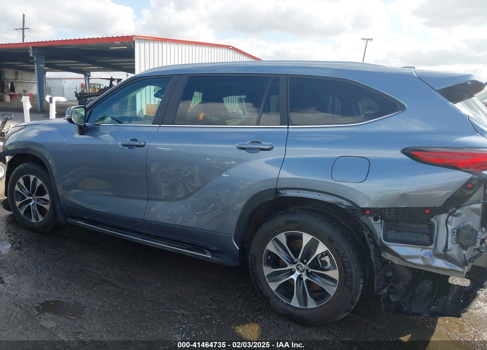 2023 TOYOTA HIGHLANDER XLE VIN: 5TDKDRAH4PS028204