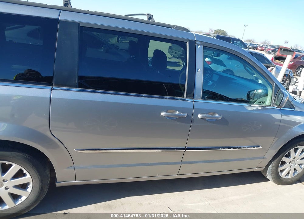 2014 CHRYSLER TOWN & COUNTRY VIN: 2C4RC1BGXER123767