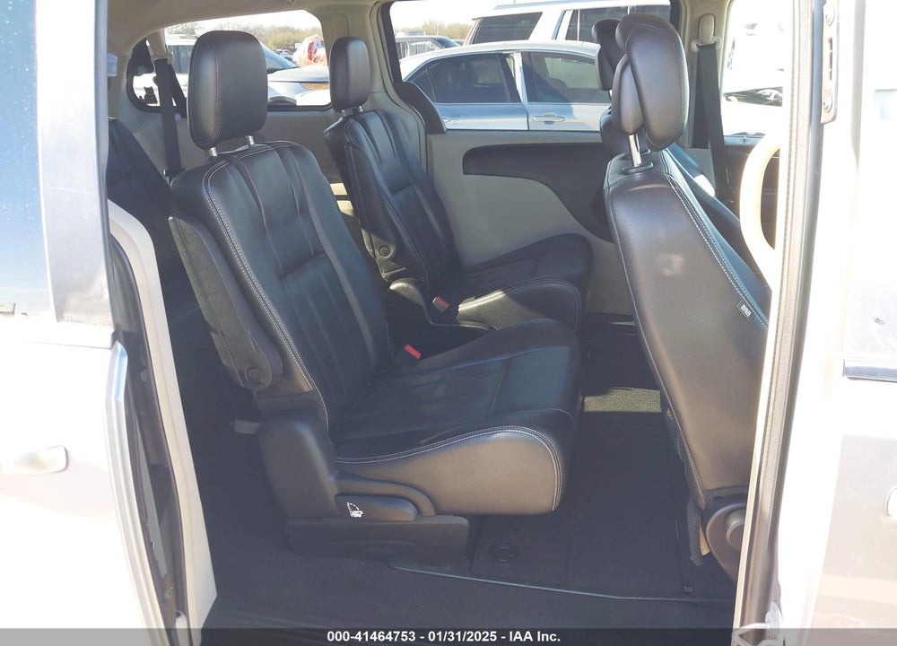 2014 CHRYSLER TOWN & COUNTRY VIN: 2C4RC1BGXER123767
