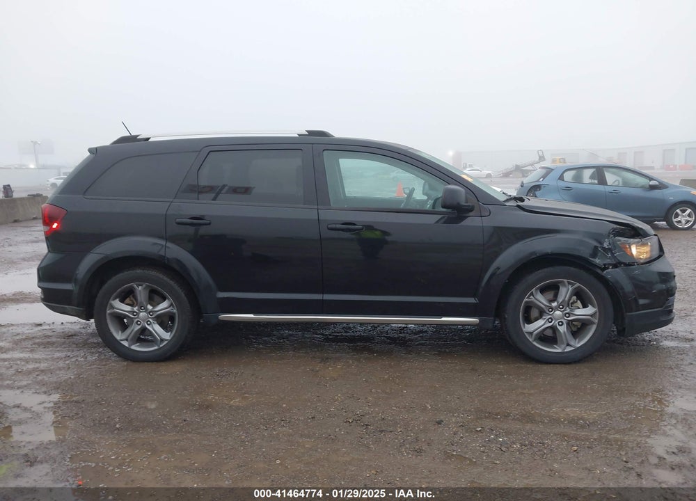 2017 DODGE JOURNEY CROSSROAD PLUS VIN: 3C4PDCGB1HT577436