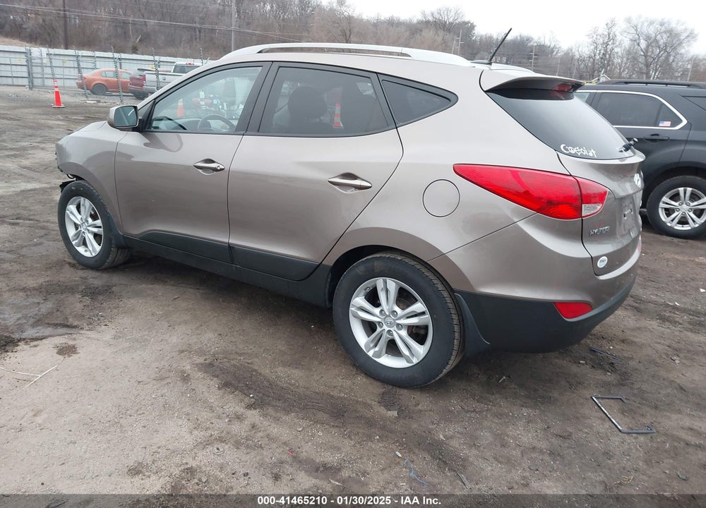 2011 HYUNDAI TUCSON GLS VIN: KM8JUCAC4BU172218
