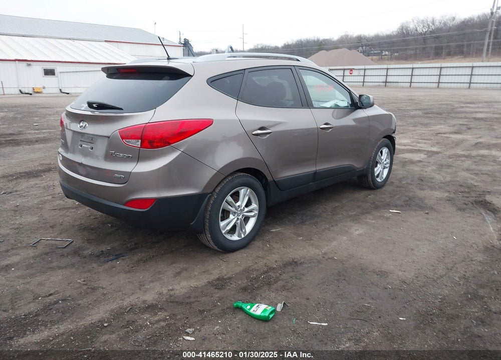 2011 HYUNDAI TUCSON GLS VIN: KM8JUCAC4BU172218