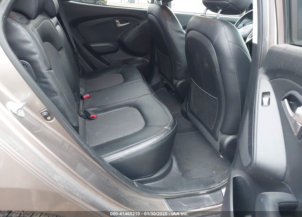 2011 HYUNDAI TUCSON GLS VIN: KM8JUCAC4BU172218