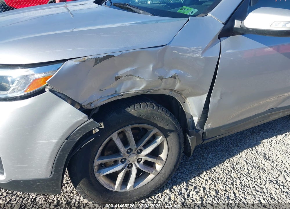 2014 KIA SORENTO LX VIN: 5XYKT3A69EG520798
