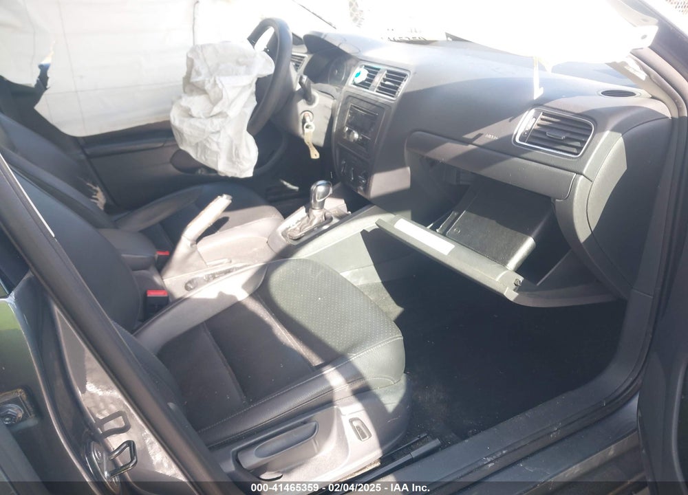 2014 VOLKSWAGEN JETTA VIN: 3VWD17AJ3EM359892