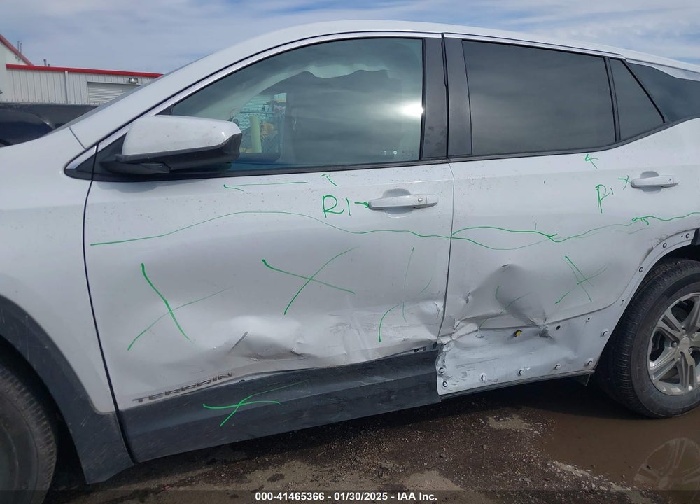 2024 GMC TERRAIN FWD SLE VIN: 3GKALMEG8RL360582