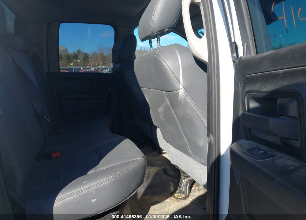 2019 RAM 1500 CLASSIC VIN: 1C6RR7FG5KS597588