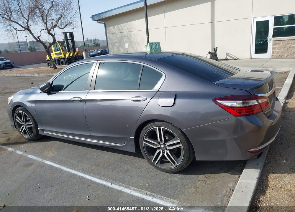 2017 HONDA ACCORD SEDAN VIN: 1HGCR2F58HA155209