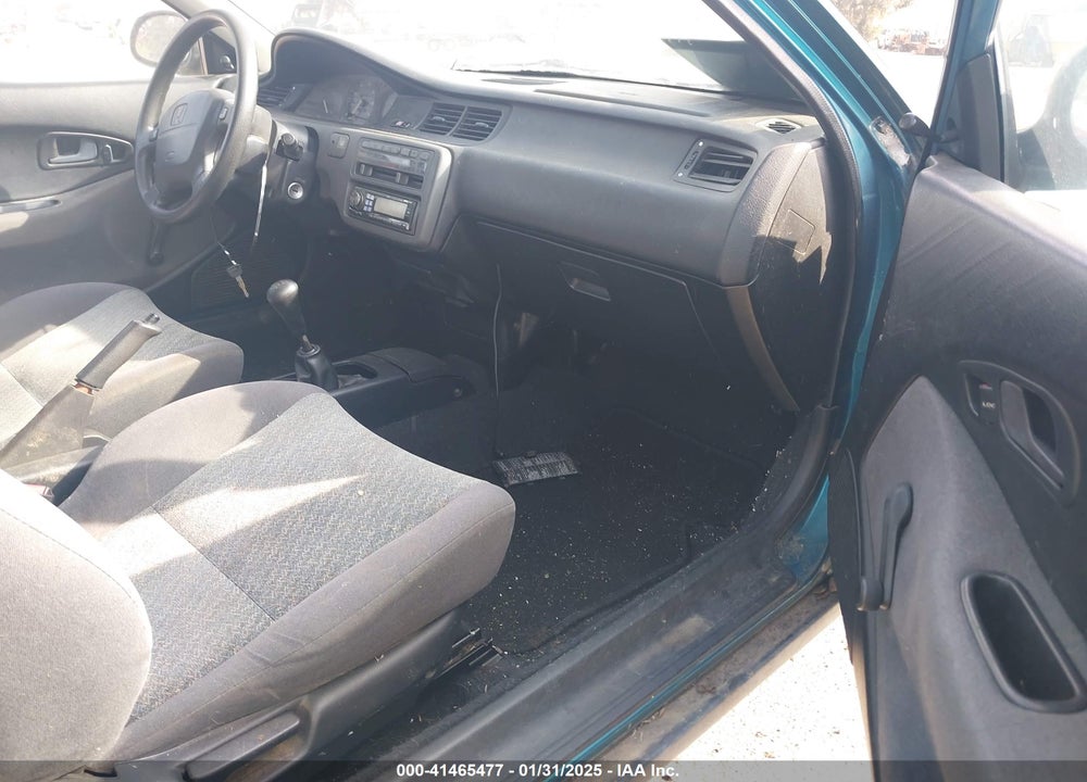1995 HONDA CIVIC CX VIN: 2HGEH2358SH511599