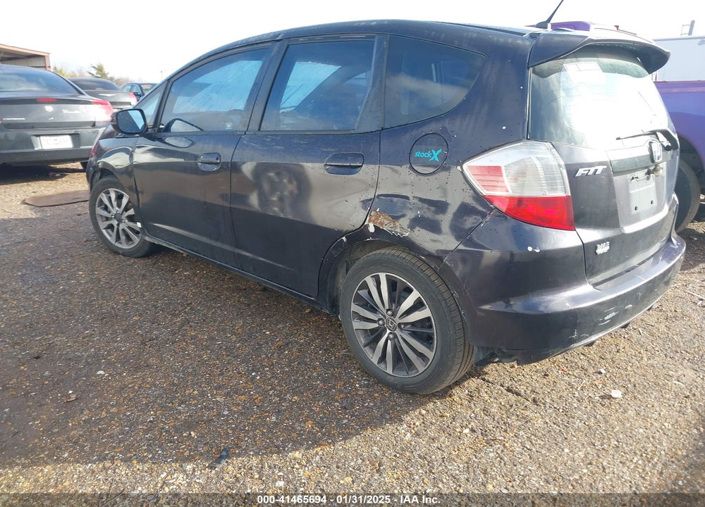 2013 HONDA FIT VIN: JHMGE8H50DC039558