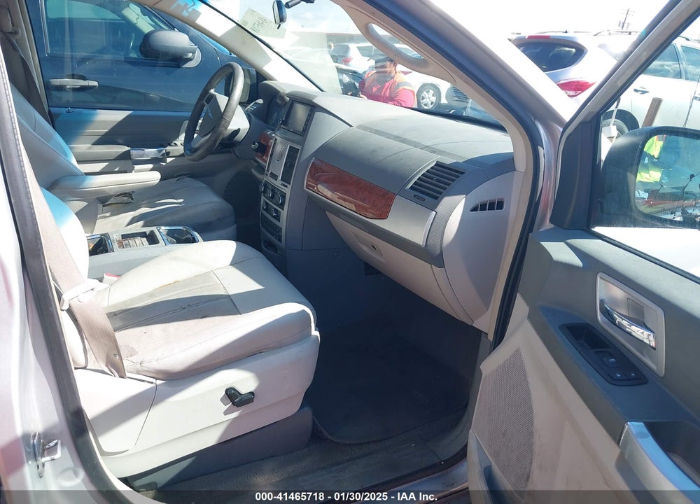 2008 CHRYSLER TOWN & COUNTRY TOURING VIN: 2A8HR54P18R821759