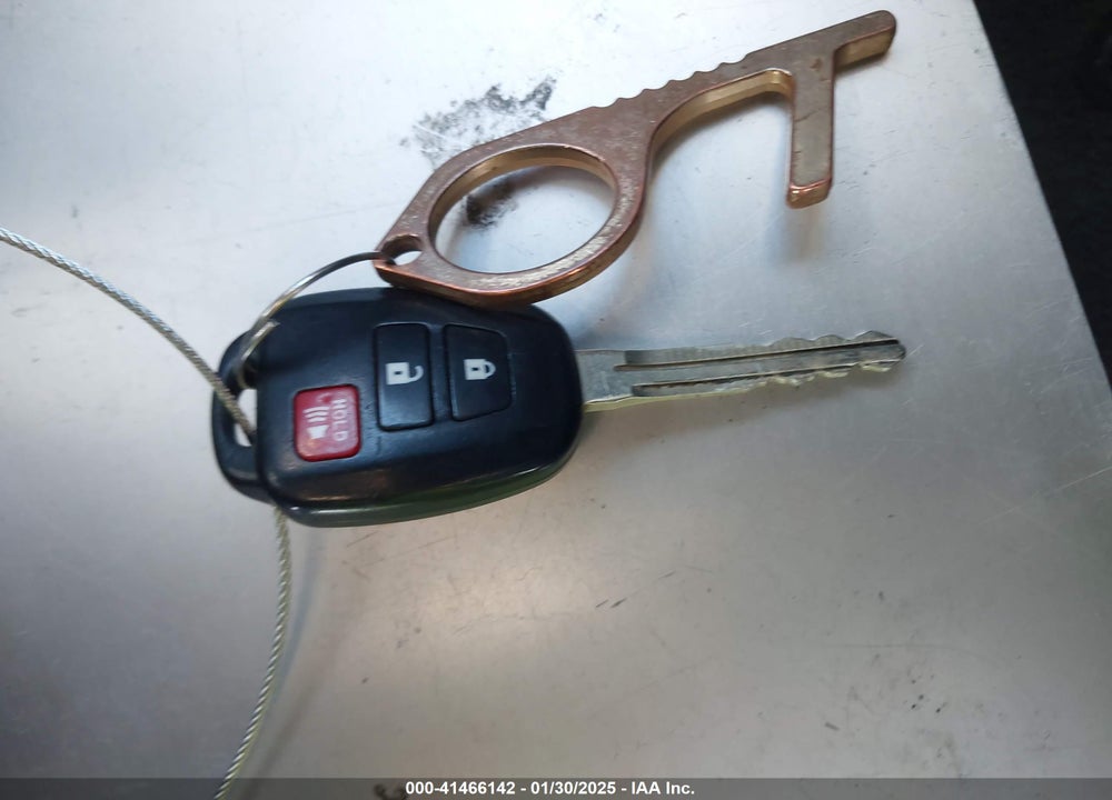 2017 TOYOTA RAV4 LE VIN: 2T3ZFREV8HW348764
