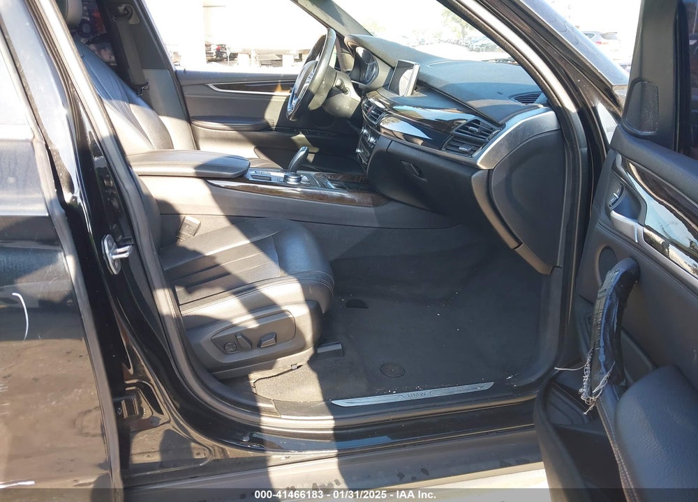 2017 BMW X5 VIN: 5UXKR2C30H0W43216