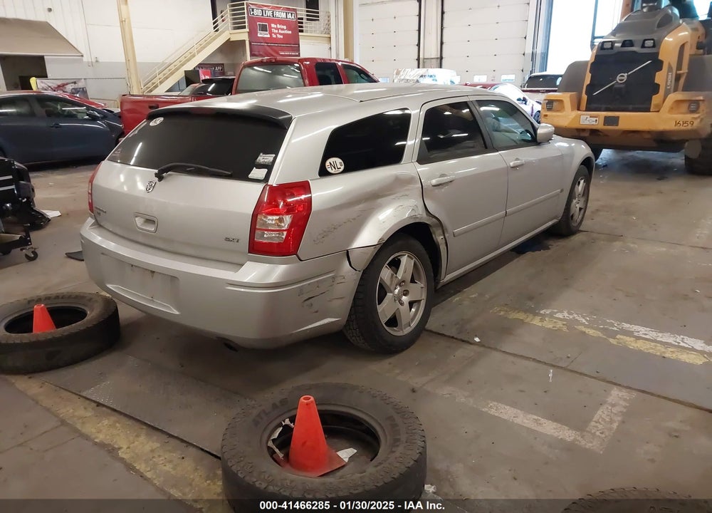 2005 DODGE MAGNUM SXT VIN: 2D4GZ48VX5H688672