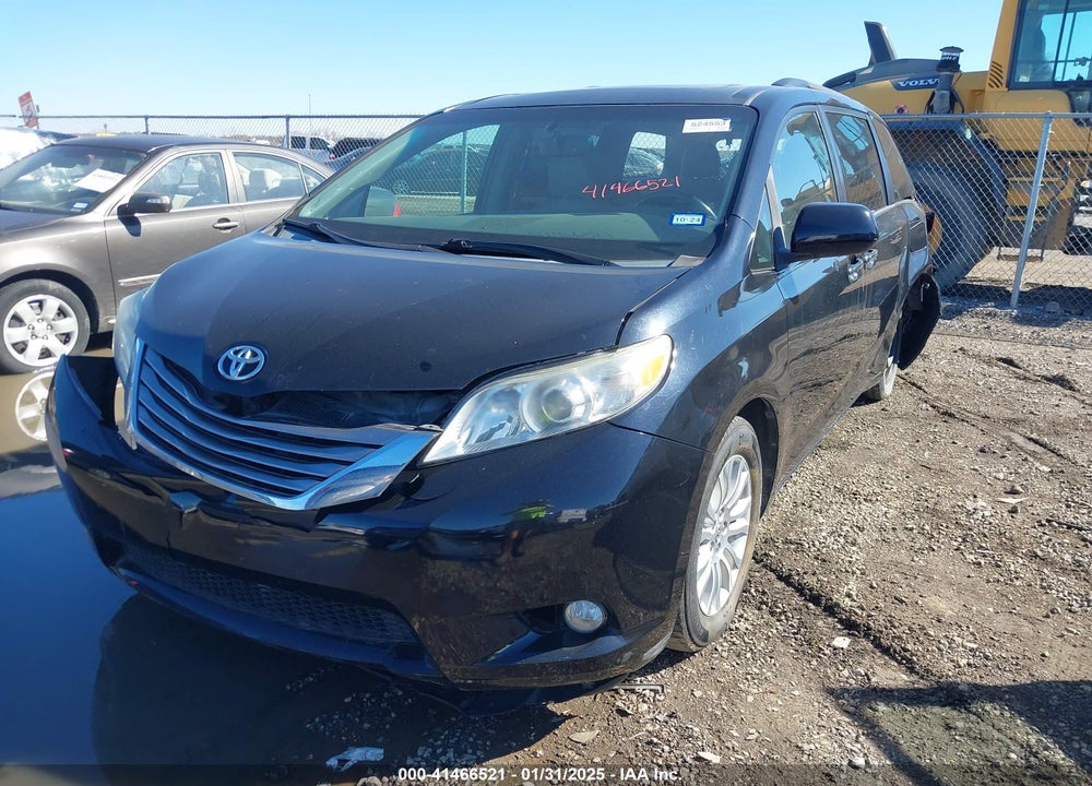 2015 TOYOTA SIENNA VIN: 5TDYK3DC8FS607028