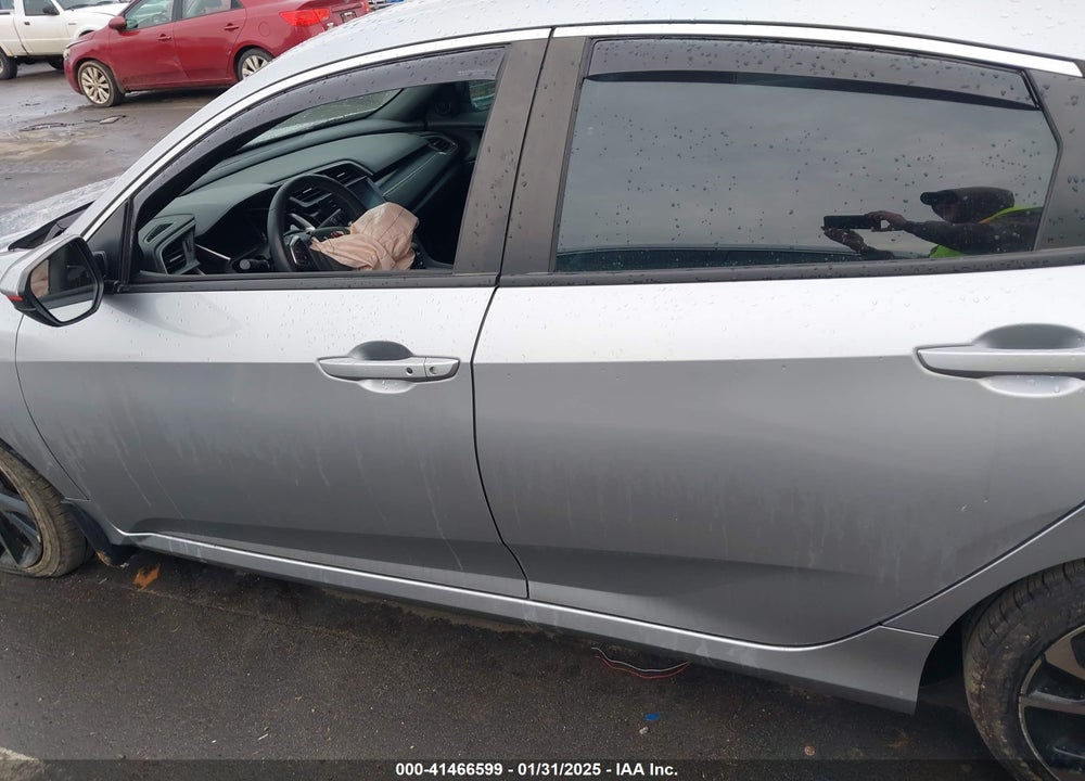 2019 HONDA CIVIC VIN: 2HGFC2F81KH593717