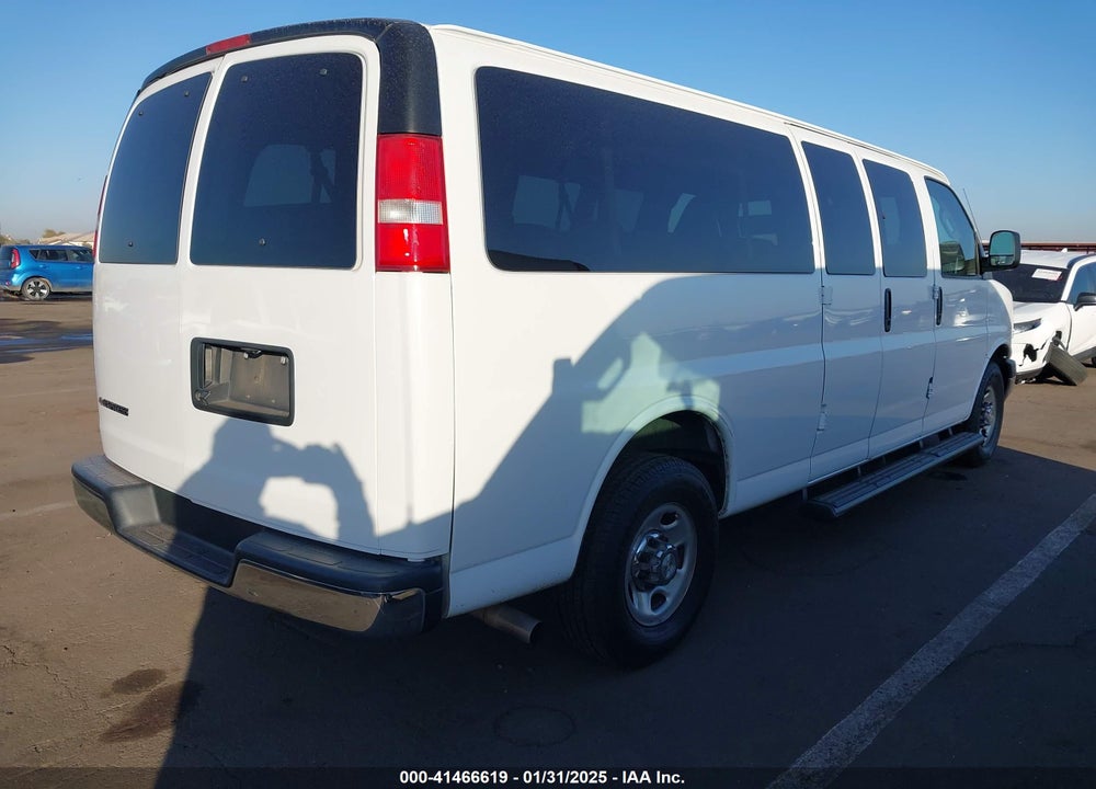 2020 CHEVROLET EXPRESS PASSENGER RWD 3500 EXTENDED WHEELBASE LT VIN: 1GAZGPFGXL1268223