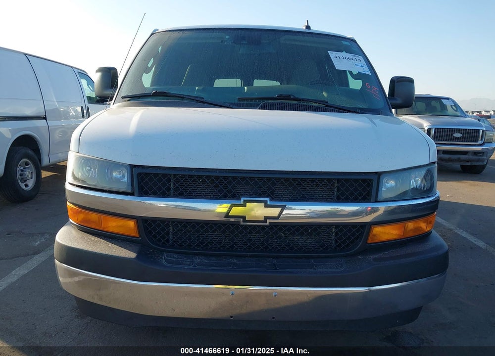 2020 CHEVROLET EXPRESS PASSENGER RWD 3500 EXTENDED WHEELBASE LT VIN: 1GAZGPFGXL1268223