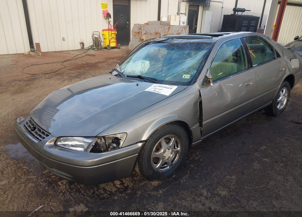 1998 TOYOTA CAMRY LE VIN: 4T1BG22K9WU338993