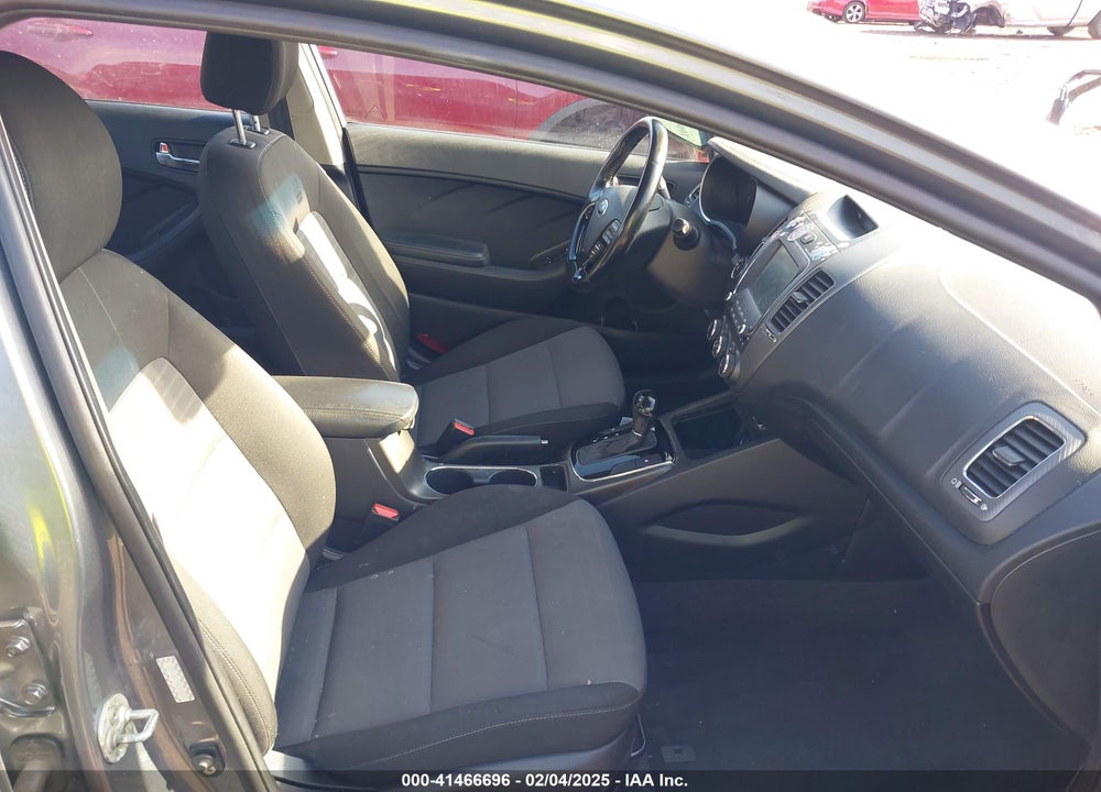 2017 KIA FORTE S VIN: 3KPFL4A73HE044078