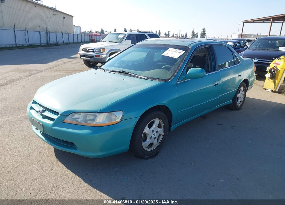 1999 HONDA ACCORD EX VIN: 1HGCG6675XA015387