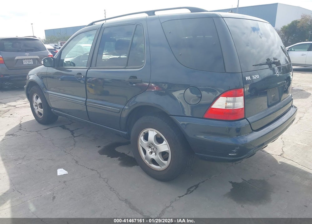 2002 MERCEDES-BENZ ML 320 VIN: 4JGAB54E52A304595