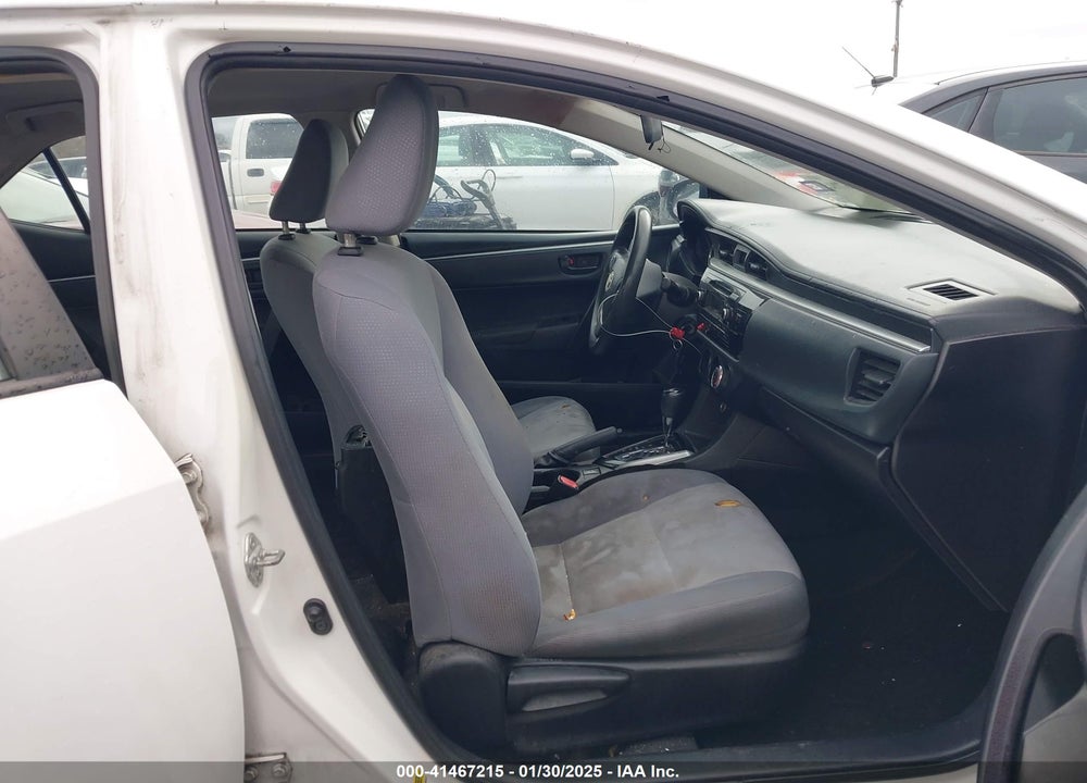 2015 TOYOTA COROLLA VIN: 5YFBURHE8FP209695